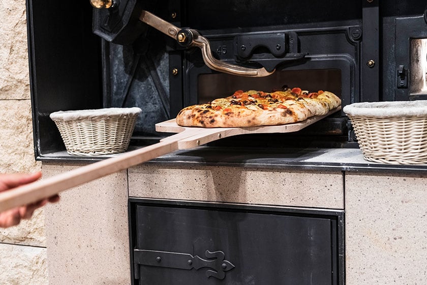 イタリア、ミラノのスターバックス リザーブ ロースタリーにあるプリンチのオーブンのイメージ