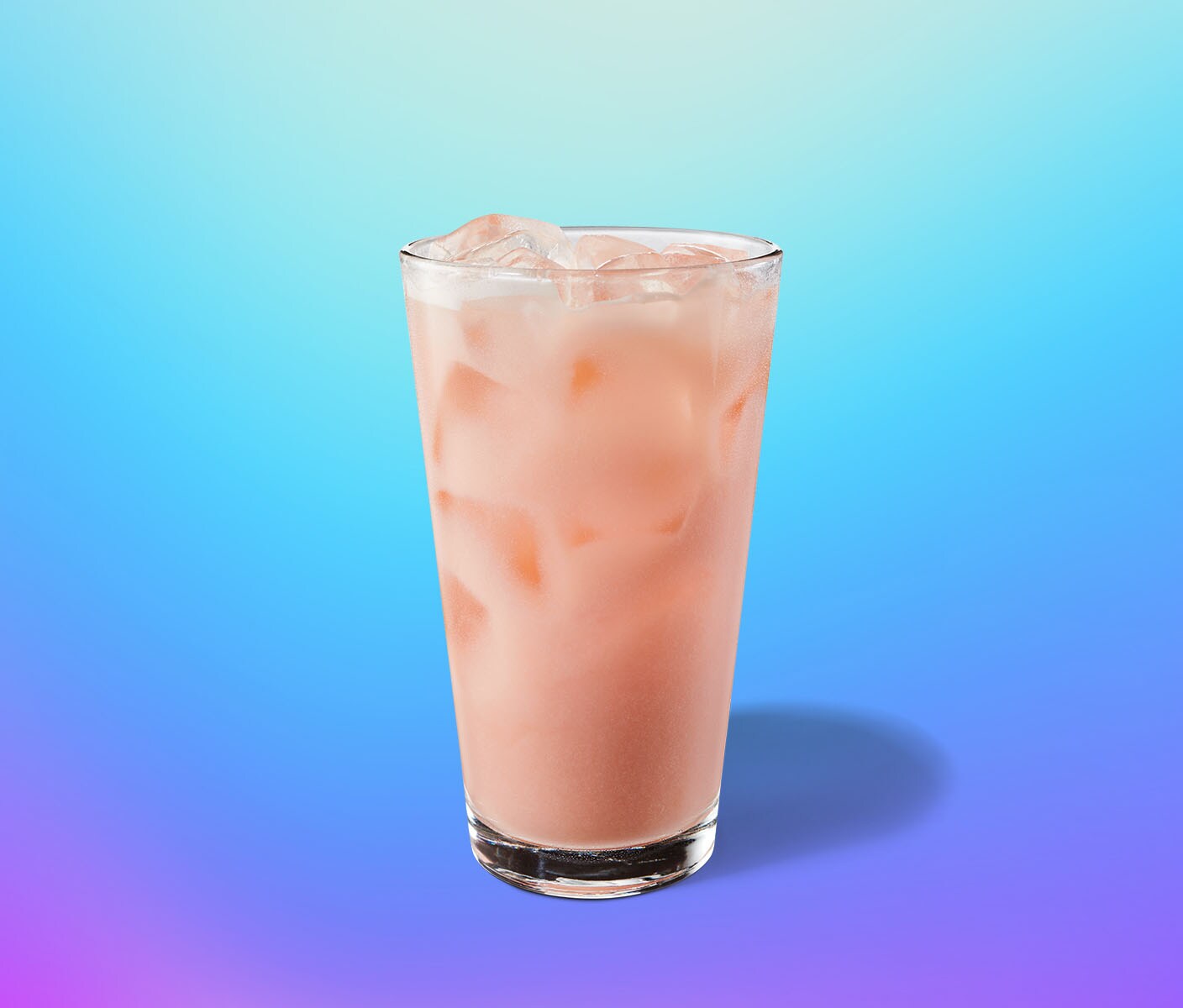 Boisson glacée onctueuse et rose pâle