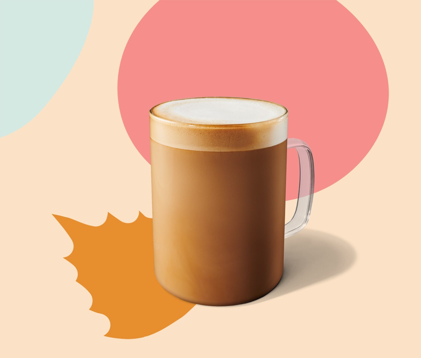 Latte dans une tasse en verre.
