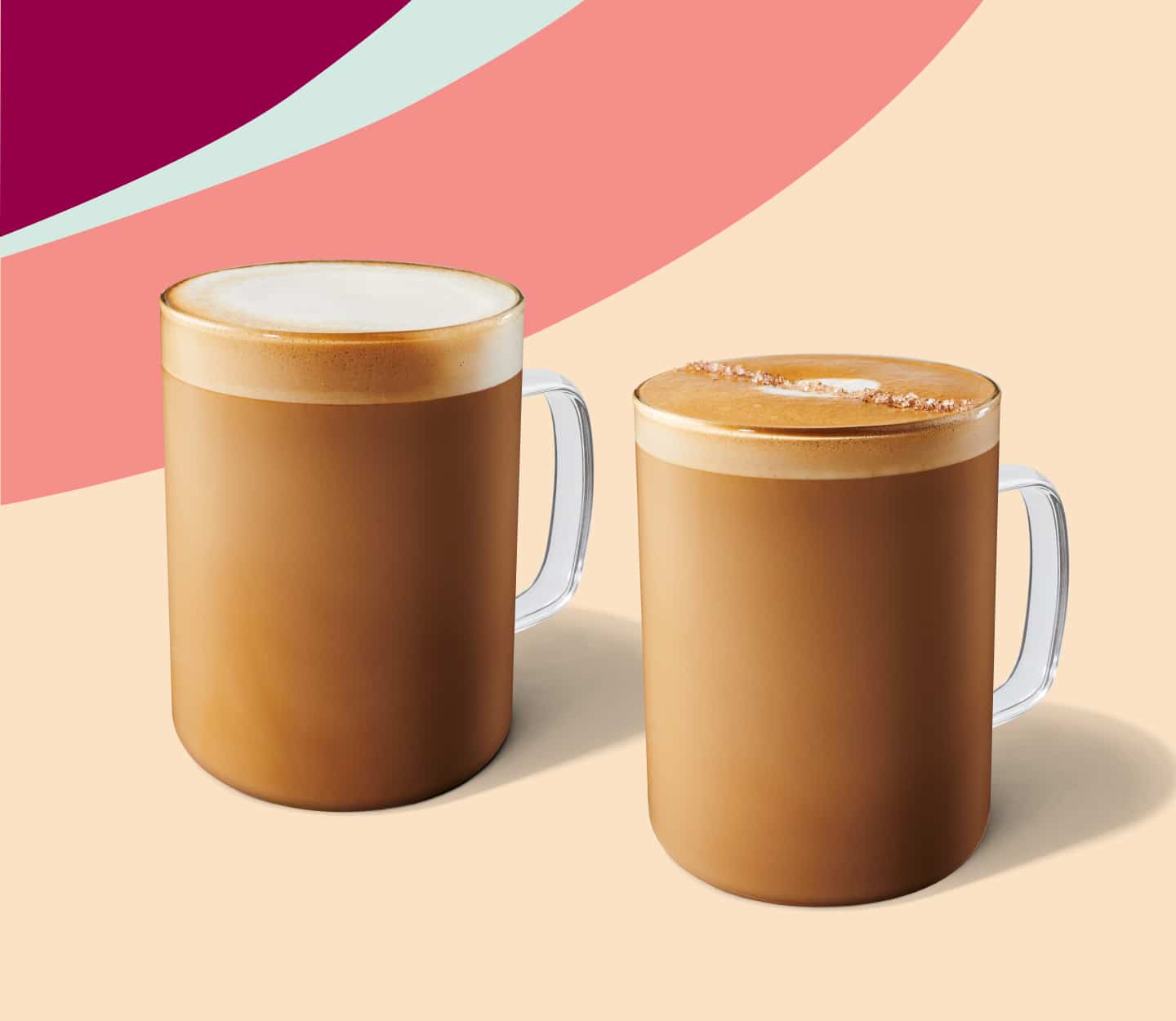 Latte et Flat White dans des tasses en verre.